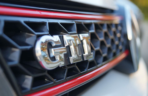 7 automerken die alléén tokkies hebben, staat jouw wagen ertussen? Automerken