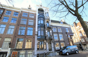 Amsterdamse huizenmarkt stort in, gezinsappartement op Funda kost niks! Funda