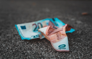 Dit bedrag mag je in 2024 belastingvrij contant in huis hebben liggen! Spaarrekening