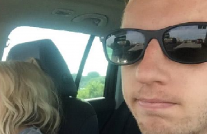 Gast laat met 10 foto’s zien hoe spannend de vakantie met zijn vriendin is! Vakantie