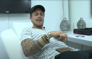 Vlák voor André Hazes wegging bij Monique liet hij deze tattoo zetten! André Hazes