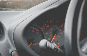 Terugschakelen van 6 naar 2 terwijl je 150 rijdt blijkt geen goed idee te zijn! Terugschakelen