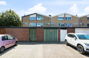 Huiseigenaar besluit zelf foto´s te maken voor Funda, tijdens verjaardag! Funda