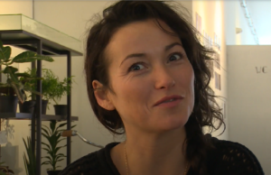 Birgit Schuurman breekt het internet en gaat vol met de poes op de foto! Birgit Schuurman