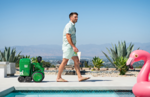 Heineken verkoopt spotgoedkope Robot-Bierkoeler die je overal volgt! Heineken