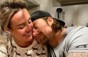 Geschiedenis herhaalt zich: André Hazes en Monique weer samen op Ibiza! André Hazes