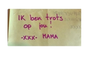 Mama stopt lief briefje in broodtrommel van Evi (groep 5) en krijgt grillig briefje terug! Briefje