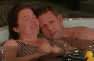 Simone in Lang Leve de Liefde in tranen vanwege zoen, maar dan verpest Adrie álles! Lang Leve de Liefde