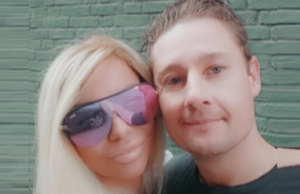 Foto: Barbie zwanger van nieuwe vriendje die net uit de gevangenis komt! Barbie