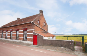 Nieuw op Funda: Vrijstaand huis (160m²) met giga-tuin voor maar 90.000 euro! Funda