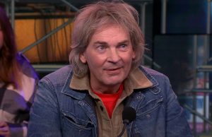 Foto: Zorgen om Matthijs van Nieuwkerk vanwege gelekte foto: “Wie is dát?” Matthijs van Nieuwkerk