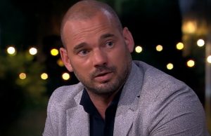Zien: Wesley Sneijder op heterdaad betrapt: “Zag je die hand?” Wesley Sneijder