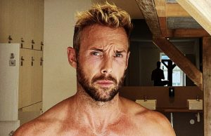 Foto: Charly Luske stuurt bizar bericht naar meisje: “Grensoverschrijdend!” Charly Luske