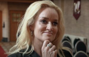 Samantha Steenwijk gesloopt tijdens interview door Loretta Schrijver Samantha Steenwijk