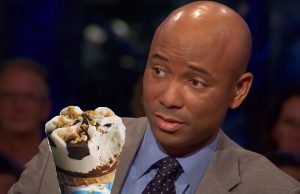 Humberto Tan laat dochter zien hoe je een ‘Cornetto’ bevredigt: “Zachtjes!” Humberto Tan