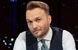 Beerput over Arjen Lubach opengetrokken: “Meisjes die zich aanbieden!” Arjen Lubach