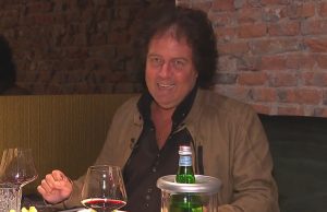 René le Blanc vernietigd door interview met Shownieuws: “Walgelijke man!”