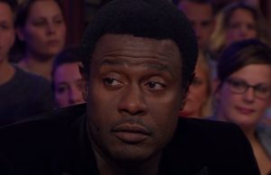 Foto: Getrouwde John Williams gaat los met vrouw in hotelkamer! John Williams