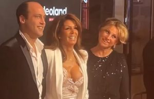Foto: Rachel Hazes tovert haar ‘puppies’ tevoorschijn bij première van André Hazes! Rachel Hazes