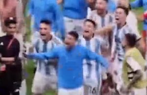 Video: Feestende Argentijnen besloten ook nog een beveiliger te belagen! Argentijnen