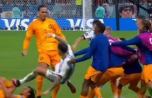 Het moment dat Nederlandse dug-out de Argentijnen omver beuken! Nederlandse