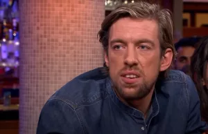 Foto van Mattie Valk wekt verbazing: ‘Wat is er met zijn gezicht gebeurd!’ Mattie Valk