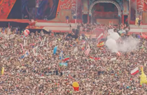 LEFT/RIGHT-moment op Defqon.1 veroorzaakt lichte aardbeving in Biddinghuizen! Defqon.1