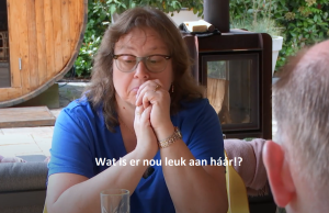 Bert nodigt broer en schoonzus uit in LLDL, schoonzus kraakt date compleet af! LLDL