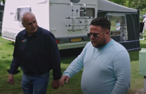 Mark Gillis volledig uitgekafferd door parkbeheerder vanwege zijn omvang! Mark Gillis