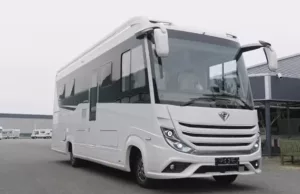 Peter Gillis heeft een nieuw campertje gekocht van 500.000 euro! Peter Gillis