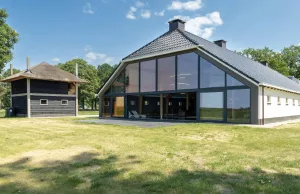 Ongekend: Woonboerderij op Funda heeft een verrassing in de woonkamer! Funda