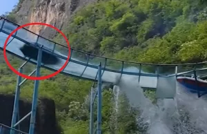 Horrorbeelden: Badgasten glijden richting gat in kapotte waterglijbaan! Waterglijbaan