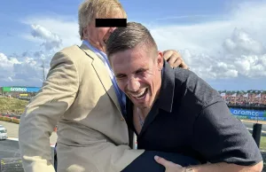 Rico Verhoeven krijgt knietje in maag van losgeslagen fan op Circuit Zandvoort! Rico Verhoeven