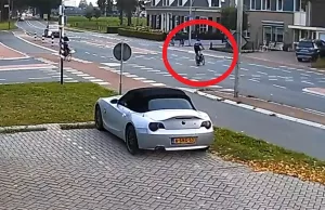 Wielrenner ziet rood stoplicht én druk kruispunt over het hoofd in Doornspijk! Wielrenner