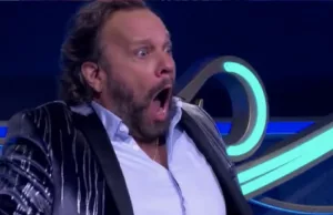 Zien: Studiolamp valt op vrouw in publiek tijdens opnames van The Masked Singer! The Masked Singer