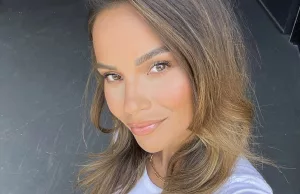 Monica Geuze trekt héél gewaagd Halloween-outfit aan: ‘Excuus om $l*tty de deur uit te gaan!’ Monica Geuze