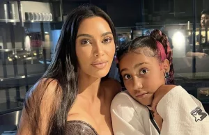 Kim Kardashian zwaar onder vuur vanwege Halloween kostuum van kinderen! Kim Kardashian