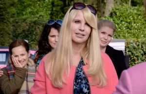 Linda de Mol graaft eigen graf: ‘Ze gaat Wendy van Dijk achterna!’ Linda de Mol