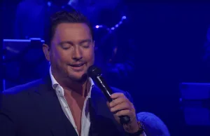 Tino Martin verschijnt ‘zo zat als een aap’ op het podium tijdens optreden in AHOY! Tino Martin