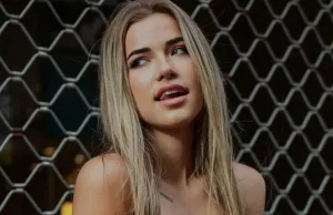 Jade Anna deelt foto van zichzelf in ‘Evakostuum’ die rondgaat op WhatsApp! Jade Anna