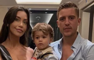 Hartverscheurende beelden van kindje Lil Kleine en Jaimie Vaes: ‘Mijn moederhart huilt!’ Lil Kleine