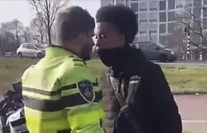 Droeftoeter wil zijn fatbike niet afgeven, agent pakt hem genadeloos aan! Fatbike