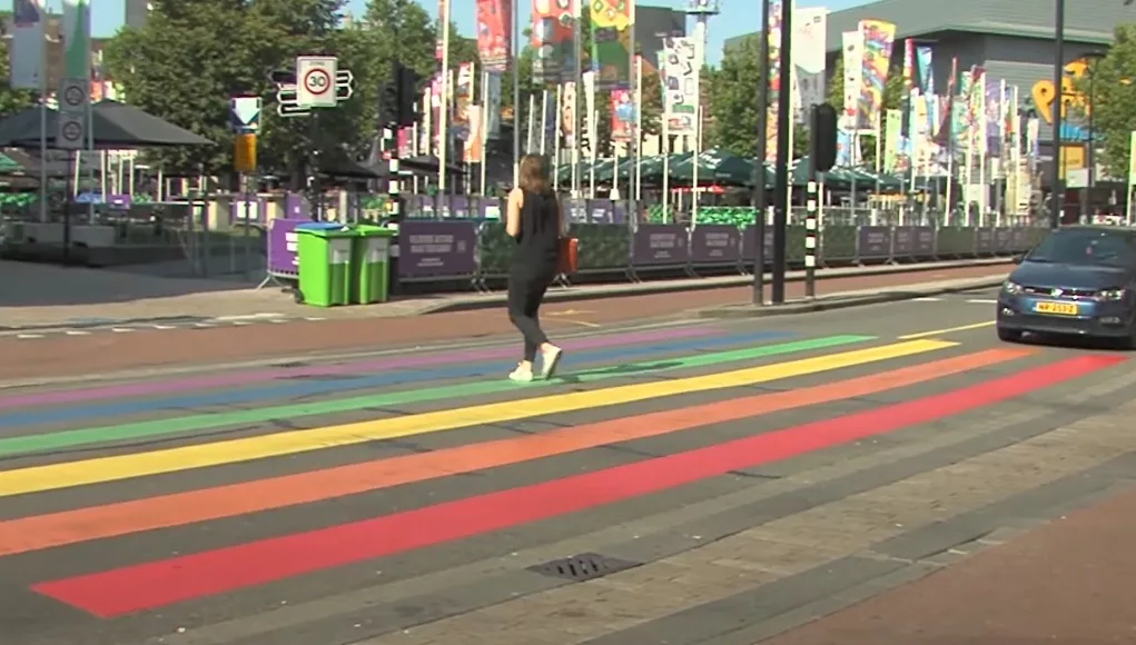 Regenboogzebrapad