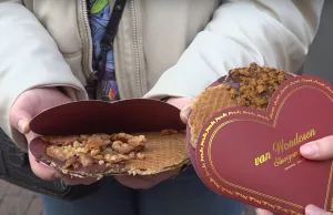 Stroopwafel in Amsterdam kan nog véél duurder zijn dan 13 euro: ‘Schofterig bedrag!’ Stroopwafel