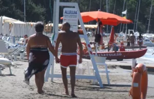 Tom is woest omdat zijn ouders zijn gehoopte erfenis uitgeven aan reizen! Erfenis