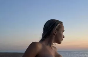 Wanhopige Juultje Tieleman breekt Instagram-regels en gaat volledig uit de kleren! Juultje Tieleman