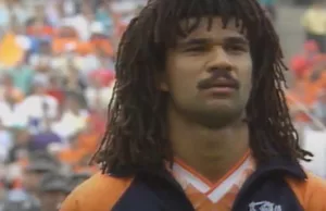 Ruud Gullit reageert prachtig op Oranjefans die als hem verkleed waren en geschminkt! Ruud Gullit