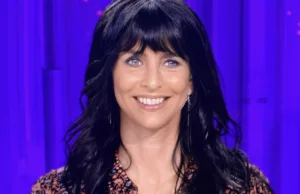 Mannelijk Nederland in één klap verliefd op presentatrice Sandra Schuurhof door strandfoto!