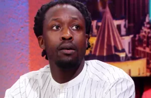 Keiharde klap voor Akwasi heeft grote gevolgen: ‘Einde verhaal voor Omroep ZWART!’