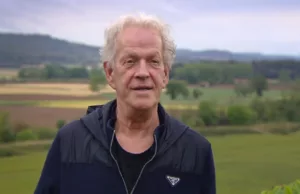 Geliefde Albert uit B&B Vol Liefde ontslaat medewerker: ‘Omdat hij te lelijk was!’ B&B Vol Liefde